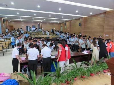 听完这场讲座,珠江中学同学们表示:再也不吃这种“辣条”了!