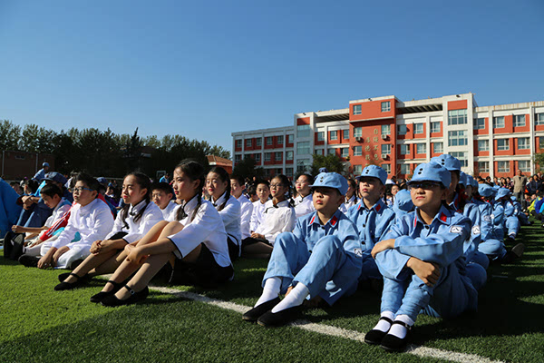 晋城:凤台中学举办校园文化艺术节 弘扬爱国主义精神