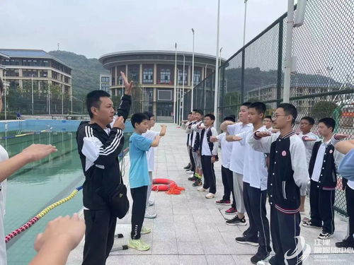 江津中学游泳课程开课了